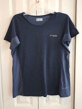 NWOT Columbia Titanium Women's Navy Active Tee